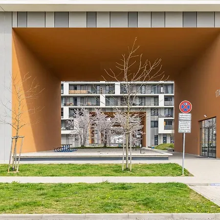 Cityscape Oasis: Active Heaven Apartament *