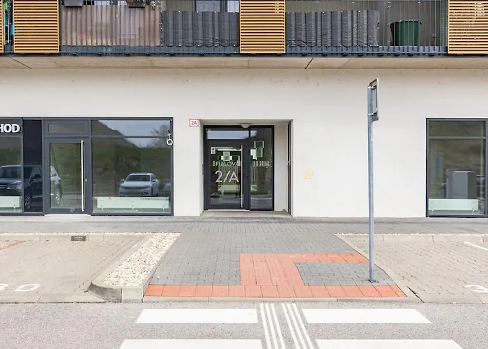 Cityscape Oasis: Active Heaven Apartament Bratislava