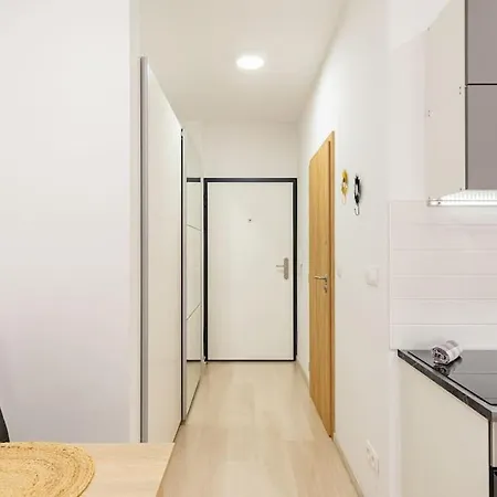 Cityscape Oasis: Active Heaven Apartment Pressburg