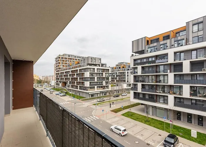 Cityscape Oasis: Active Heaven Daire *