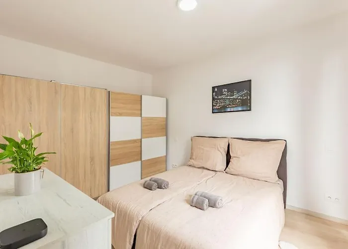 Cityscape Oasis: Active Heaven Daire *