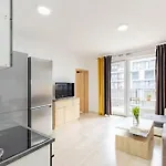 Cityscape Oasis: Active Heaven Lägenhet