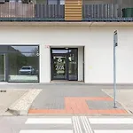 Cityscape Oasis: Active Heaven Lägenhet Bratislava
