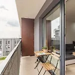 Cityscape Oasis: Active Heaven Lägenhet